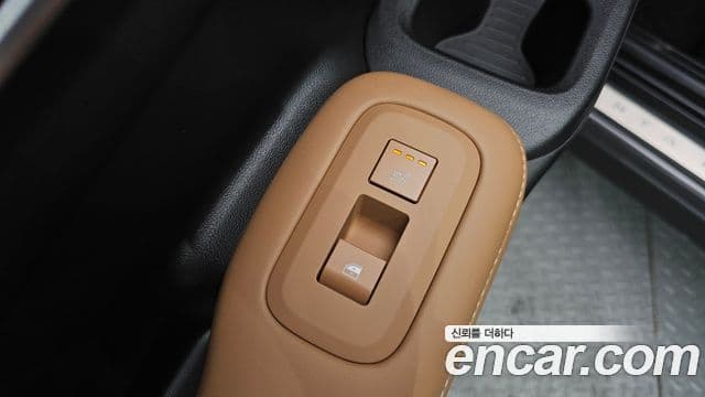 Hyundai Santa Fe 2024 — ფოტო 18/20