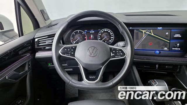 Volkswagen Touareg 2020 — фото 13 из 20