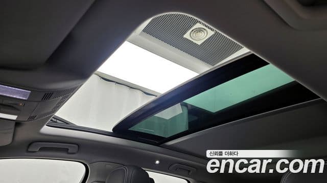 Volkswagen Touareg 2020 — ფოტო 19/20