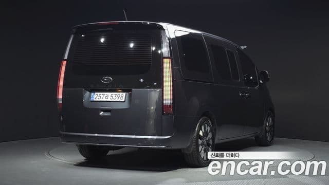 Hyundai Staria 2021 — Фото 2/20