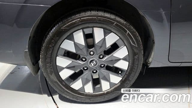 Hyundai Staria 2021 — Фото 5/20