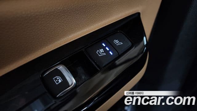 Kia Carnival 2021 — Фото 19/20