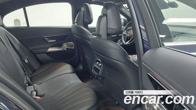 Mercedes-Benz E-Class 2025 — Photo 2/17