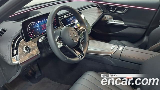 Mercedes-Benz E-Class 2025 — Photo 16/17