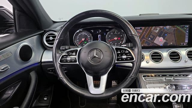 Mercedes-Benz E-Class 2019 — Фото 13/20