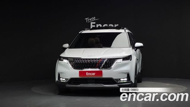 Kia Carnival 2023 — ფოტო 2/20