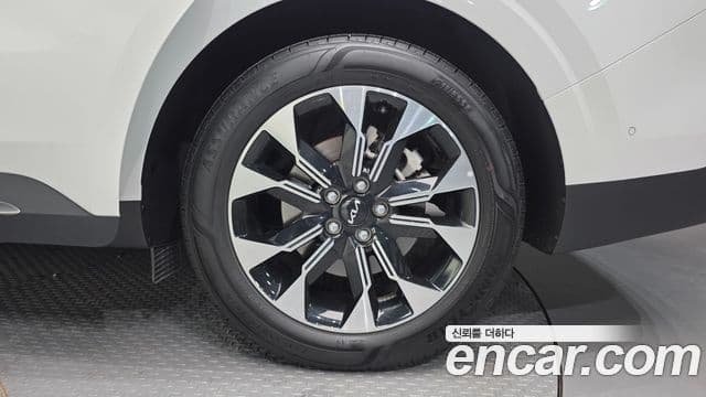 Kia Carnival 2023 — фото 4 из 20