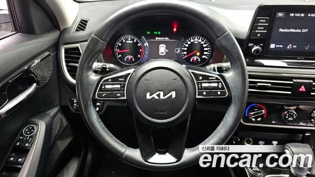 Kia Seltos 2022 — фото 13 из 20
