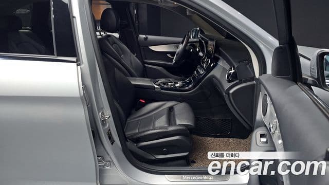 Mercedes-Benz GLC-Class 2018 — Şəkil 11/20