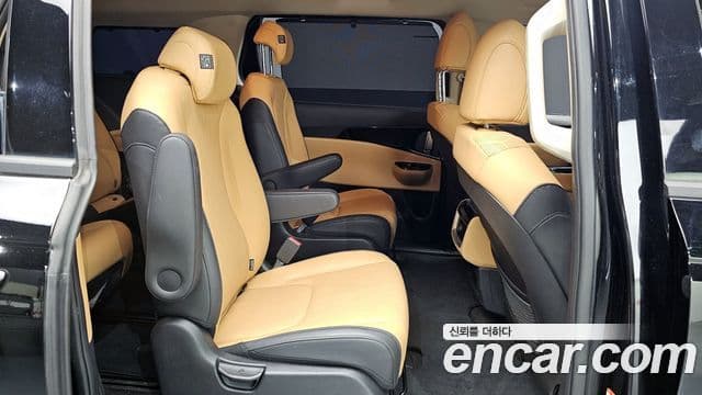 Kia Carnival 2021 — Фото 12/20