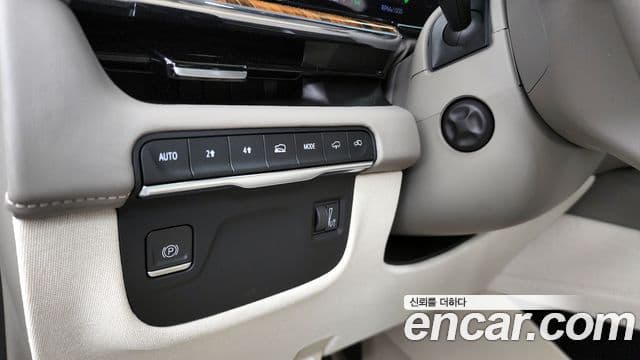 Cadillac Escalade 2023 — фото 16 из 20