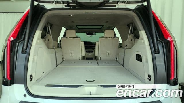 Cadillac Escalade 2023 — фото 20 из 20