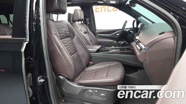 Cadillac Escalade 2023 — фото 11 из 20