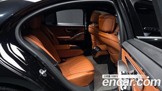 Mercedes-Benz S-Class 2024 — фото 12 из 20