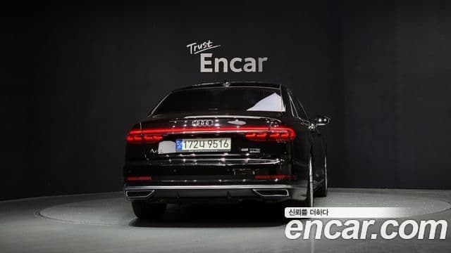 Audi A8 2021 — ფოტო 4/20