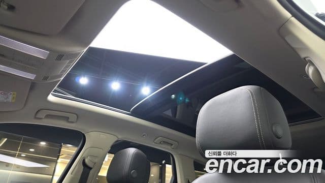 Volkswagen Touareg 2023 — ფოტო 19/20