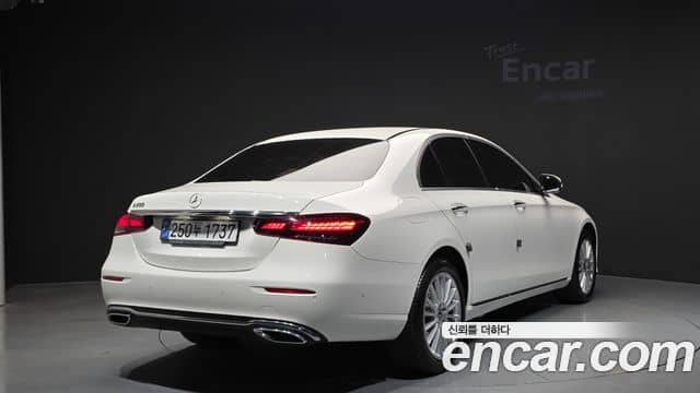 Mercedes-Benz E-Class, 2022