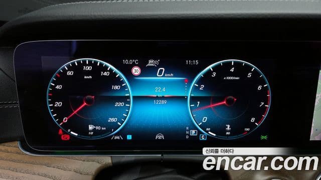 Mercedes-Benz E-Class 2022 — ფოტო 6/20