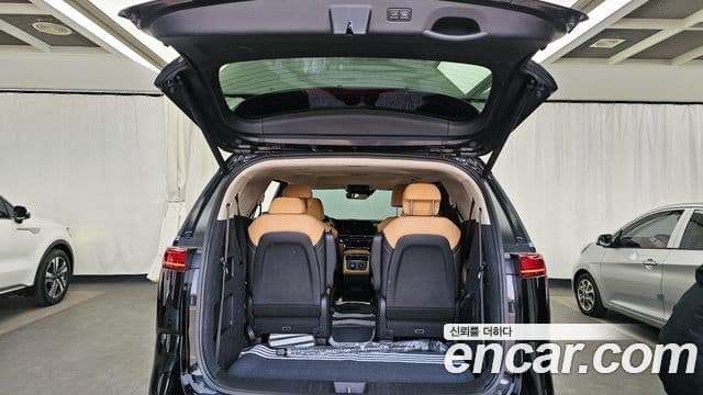 Kia Carnival 2021 — Photo 11/20