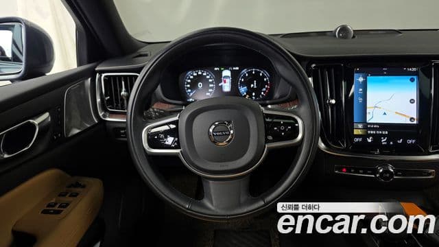 Volvo V60 Cross Country 2022 — фото 13 из 20