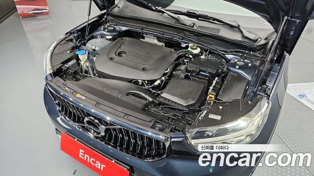 Volvo XC40 2021 — Photo 10/20