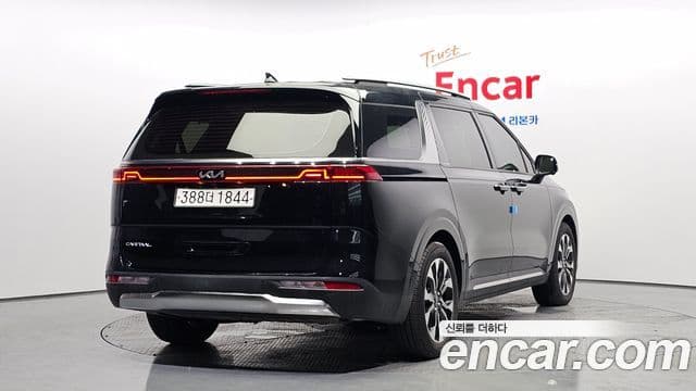 Kia Carnival 2023 — ფოტო 2/20