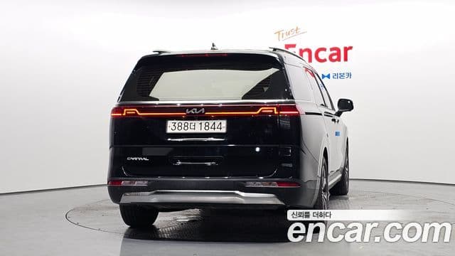 Kia Carnival 2023 — ფოტო 4/20