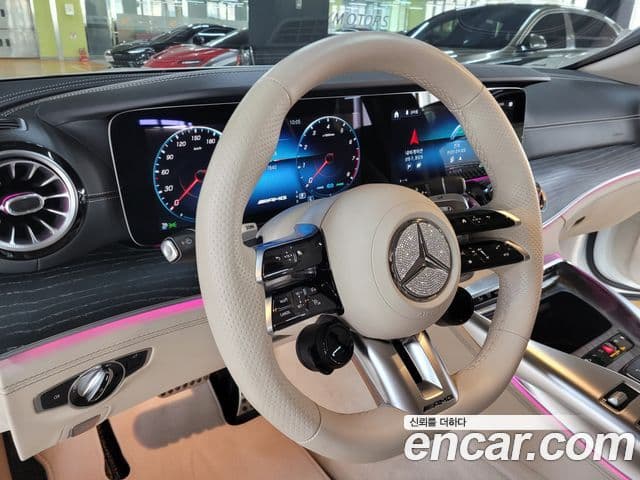 Mercedes-Benz AMG GT 2023 — Фото 12/20