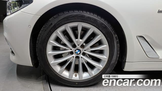 BMW 5 Series 2018 — фото 5 из 20
