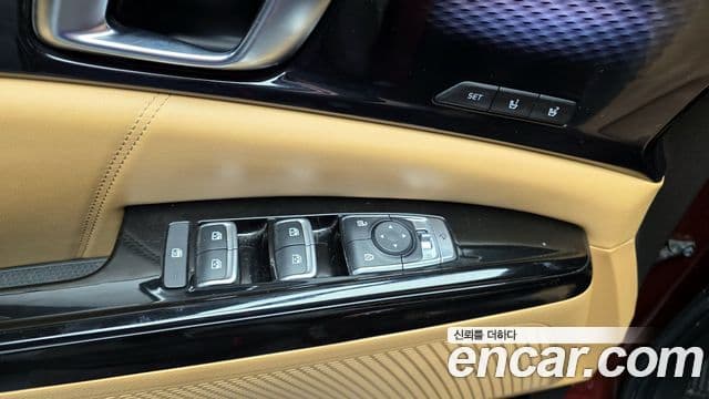 Kia Carnival 2021 — фото 14 из 20