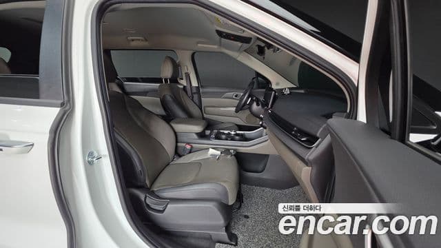 Kia Carnival 2024 — ფოტო 10/20