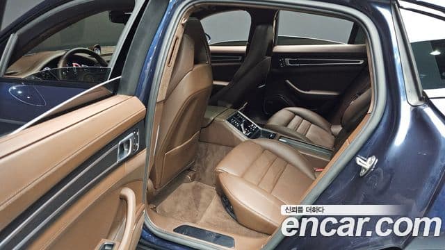 Porsche Panamera 2023 — фото 11 из 20