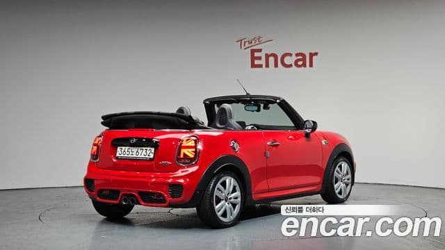 Mini Cooper S Convertible 2020 — Фото 2/20