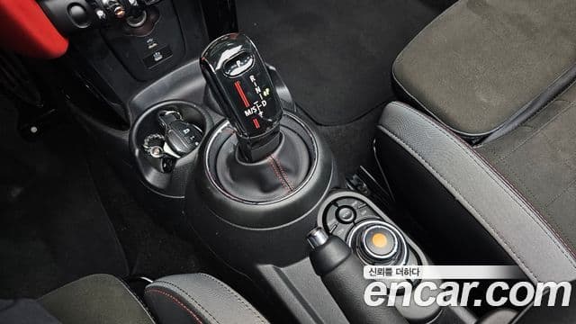 Mini Cooper S Convertible 2020 — Фото 9/20