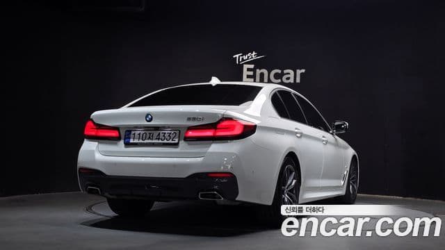BMW 5 Series 2022 — фото 2 из 20