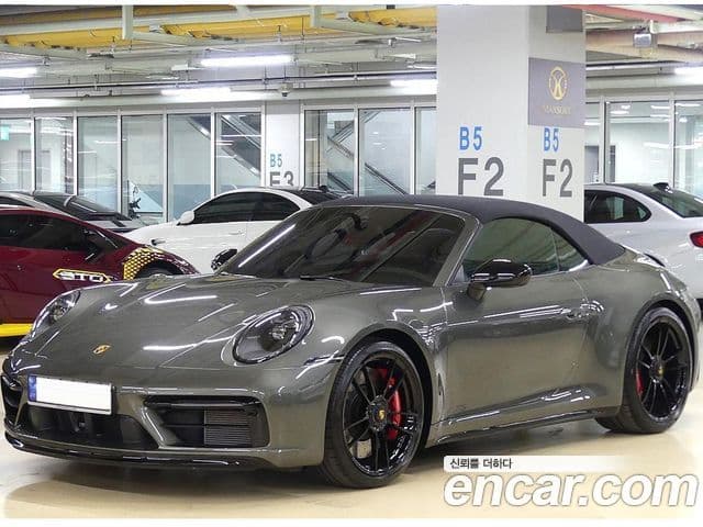 Porsche 911 2022 — Photo 2/20