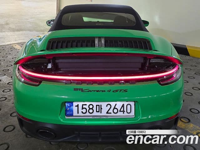 Porsche 911 2022 — Photo 13/20