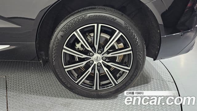 Volvo XC60 2021 — Şəkil 5/20