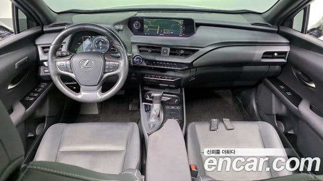 Lexus UX250h 2021 — фото 7 из 20