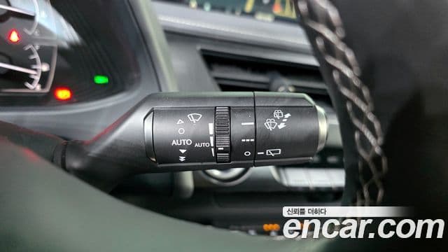 Lexus UX250h 2021 — фото 18 из 20