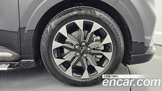 Kia Carnival 2023 — фото 5 из 20