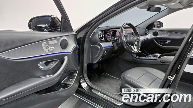 Mercedes-Benz E-Class 2019 — фото 11 из 20