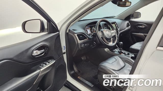 Jeep Cherokee 2021 — Şəkil 10/20