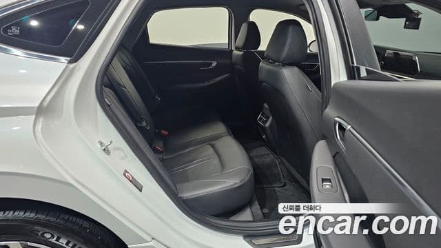 Hyundai Sonata Hybrid 2021 — ფოტო 13/20