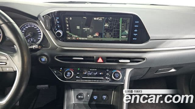 Hyundai Sonata Hybrid 2021 — ფოტო 16/20
