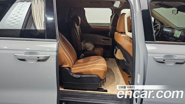 Kia Carnival 2023 — ფოტო 12/20