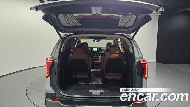 Kia Carnival 2023 — ფოტო 20/20