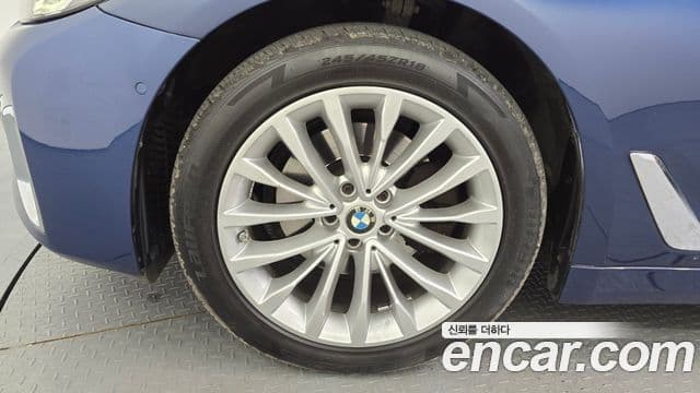 BMW 5 Series 2021 — фото 5 из 20