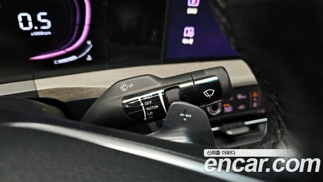 Kia K8 2021 — Şəkil 18/20