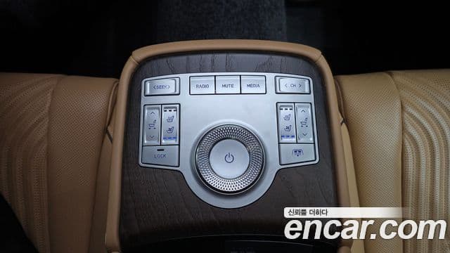 Genesis Electrified G80 2022 — ფოტო 18/20